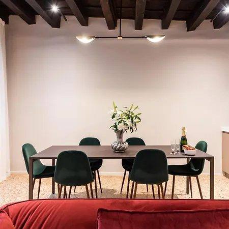 Palazzo Miracoli * Venice