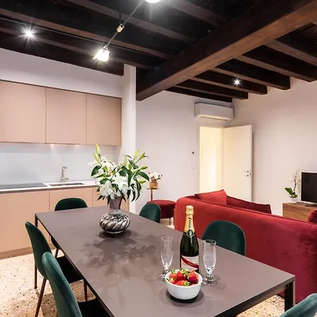 Apartment Palazzo Miracoli Venice