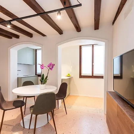 Palazzo Miracoli Apartment *