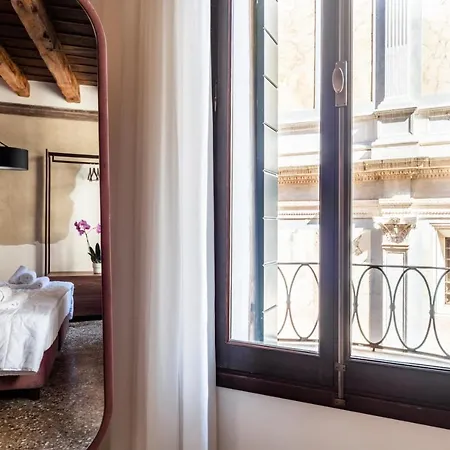 Palazzo Miracoli Apartment *