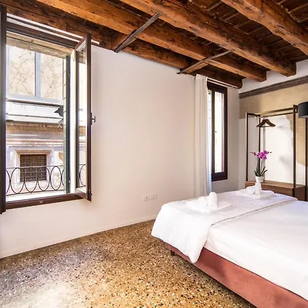 Apartment Palazzo Miracoli