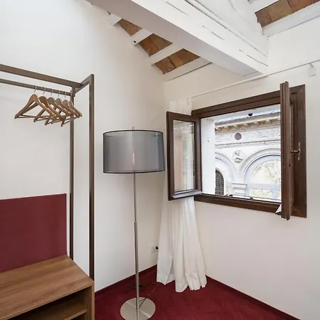 Palazzo Miracoli Apartment
