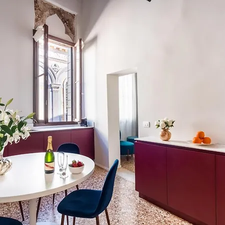 Palazzo Miracoli * Венеция