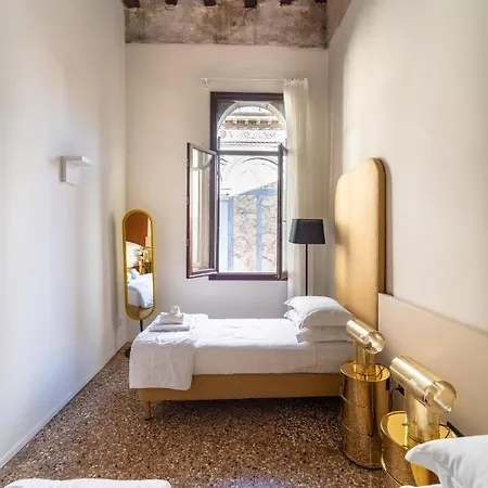 Palazzo Miracoli Апартаменты *
