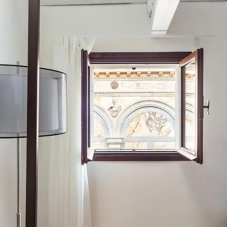 Palazzo Miracoli * Венеция